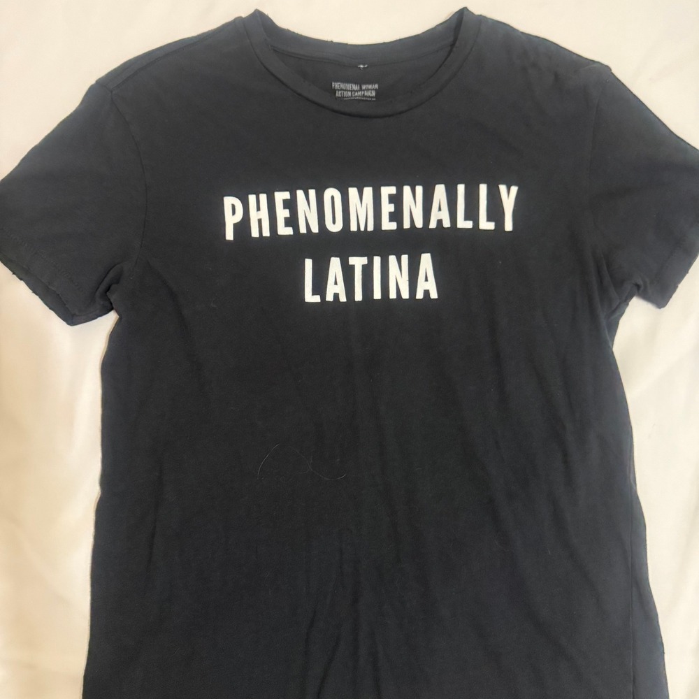 Phenomenal Woman Phenomenally Latina Black‎ Graphic T-Shirt Small Distressed
